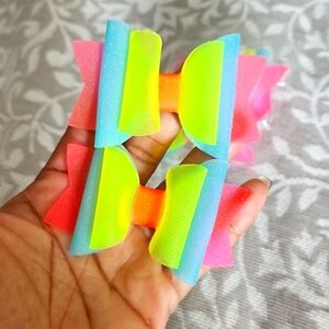 Multicolor bows